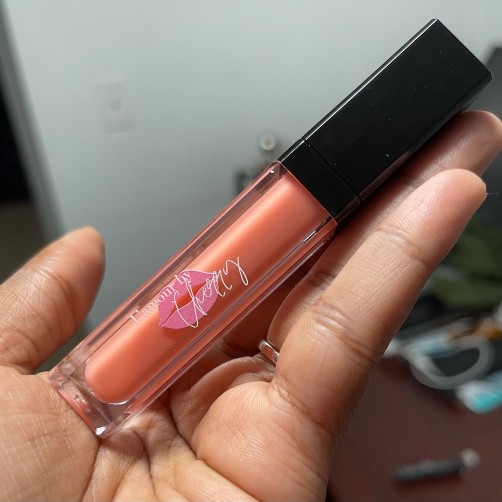 “Kiss Lagoon” Lip Gloss